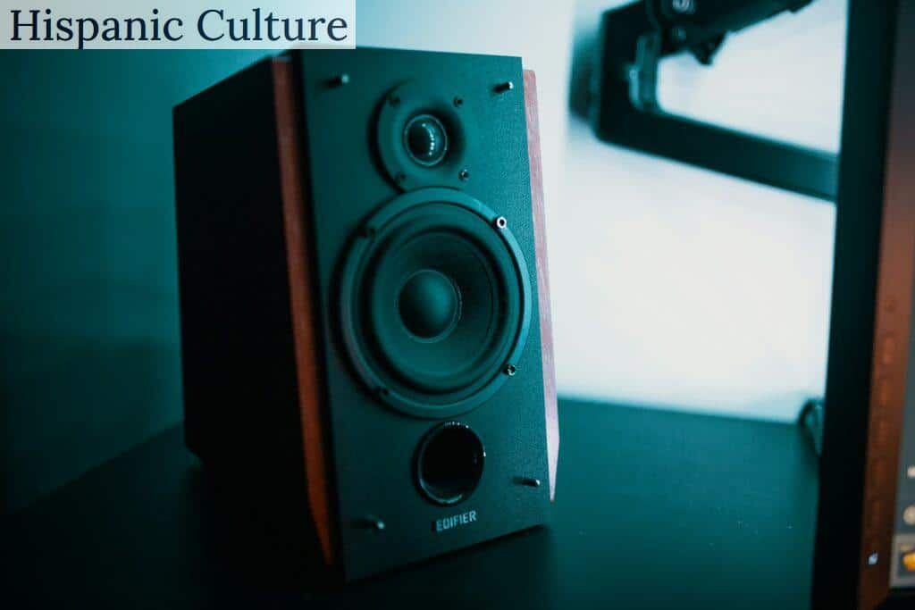 altavoces de gama baja, media y alta