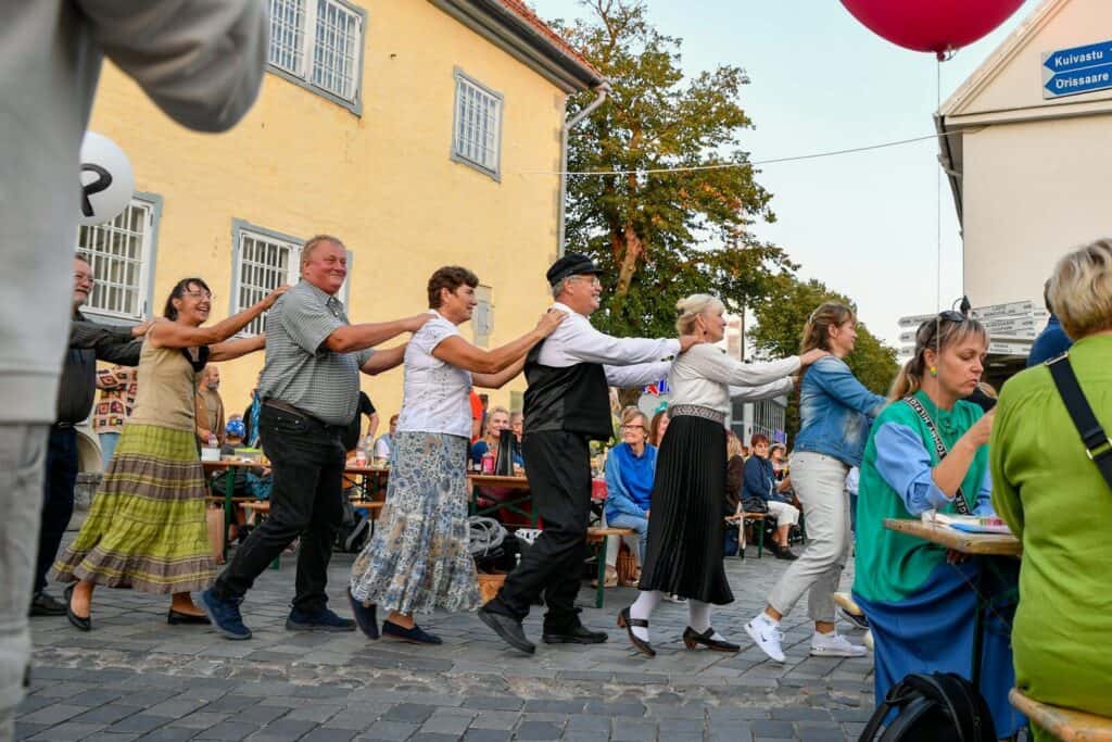 Por qué algunas fiestas populares sobreviven 